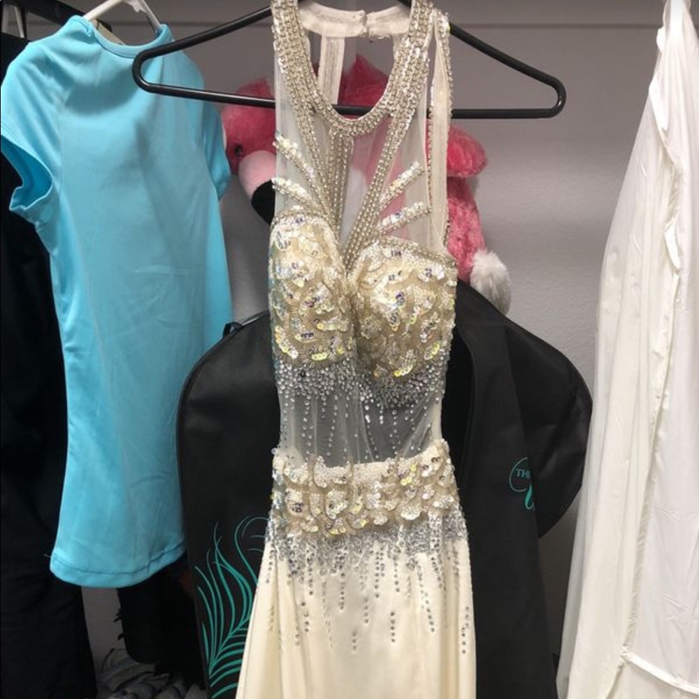 2015 ivory evening gown, size 0.